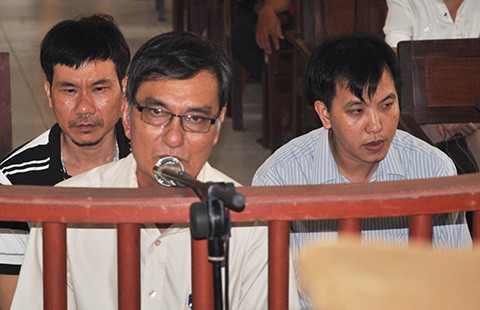 Cựu kiểm sát viên cám ơn luật sư