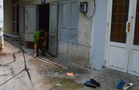 Bắt người dọa đốt nhà, đâm cảnh sát khu vực