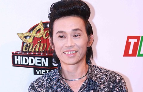 Hoài Linh chấm điểm ca sĩ