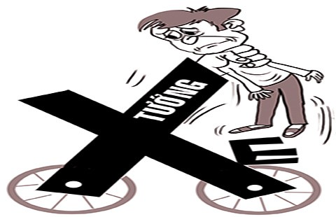 ‘Chơi’ cả xe của tướng công an