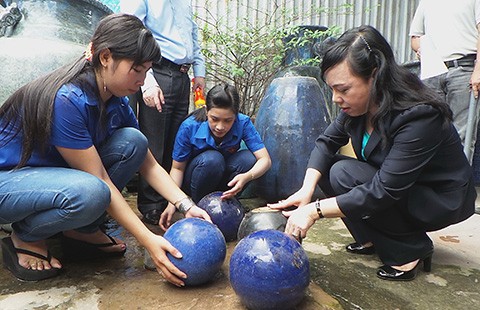 Đừng đưa trẻ sốt xuất huyết lên tuyến trên