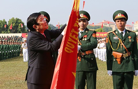 Trao huân chương Quân công hạng Nhất cho các quân khu