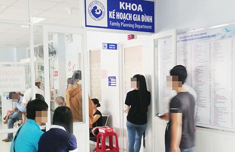 Sản phụ 14 tuổi, mổ bắt con hai lần
