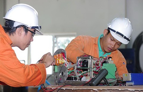 Nghỉ việc, coi chừng bị níu áo đòi tiền đào tạo