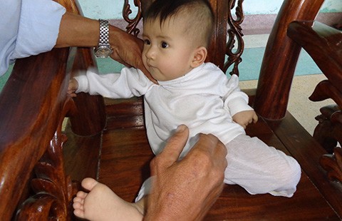 Lại một đứa trẻ bị bỏ rơi thương tâm