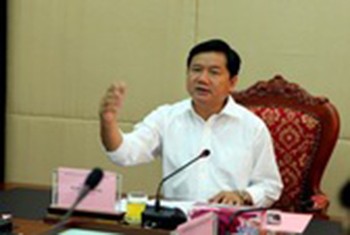 Bộ trưởng Đinh La Thăng cung cấp thông tin về ‘lốt’ xe 600 triệu đồng