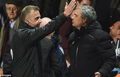 Chelsea thua West Ham (1-2): Sa thải Mourinho…