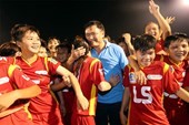 Đối đầu, cọ xát với các đối thủ mạnh