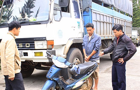 Bắt khẩn cấp tài xế gây tai nạn bỏ trốn