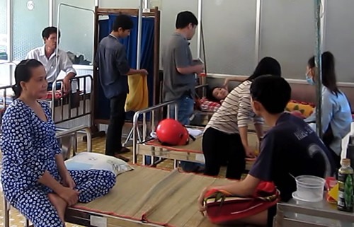 Gần 60 công nhân nhập viện nghi ngộ độc thực phẩm