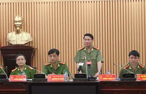Đánh luật sư vì bị ‘bắn bụi bẩn’