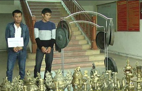 Khởi tố kẻ có bốn tiền án đi trộm đồ thờ