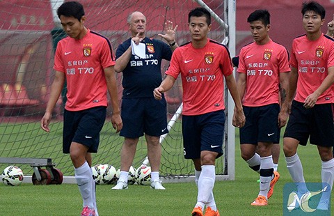 AFC Champions League: ‘Big Phil’ tiếp nối Lippi?