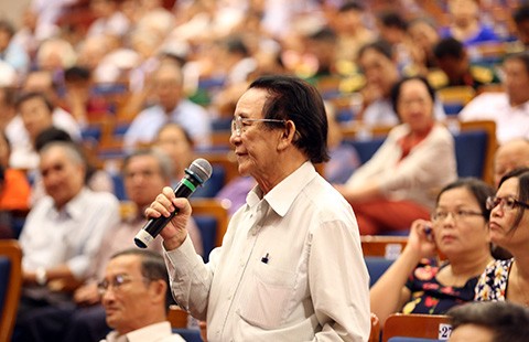 Cử tri bức xúc về biển Đông, tham nhũng