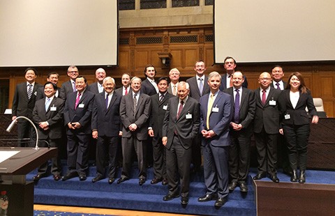 Trung Quốc dựng ‘bức tường Berlin trên biển’