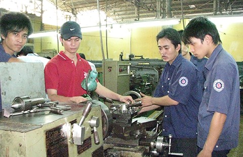 Nâng tỉ lệ người lao động qua đào tạo nghề lên 63%