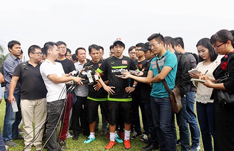 Khi HLV Toshiya Miura chê bóng đá Việt