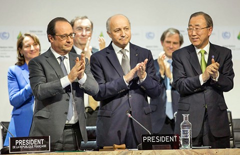 COP21 thông qua thỏa thuận lịch sử