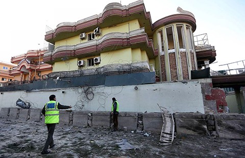 Taliban táo tợn đánh khu ngoại giao đoàn ở Kabul