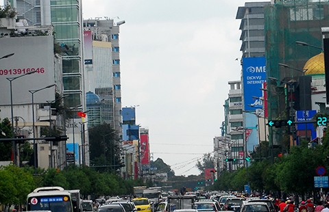 Hạn chế xây thêm cao ốc ở trung tâm TP.HCM