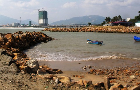 Ồ ạt lấn vịnh Nha Trang trái phép