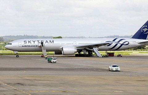 Máy bay Air France hạ cánh khẩn cấp vì nghi có bom