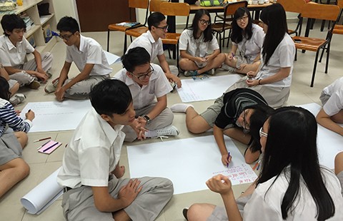 Học văn từ lò đất, làng chiếu...