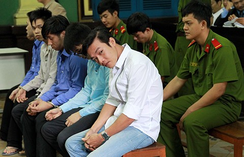 Xem lại tội danh vụ chết sau khi cãi CSGT