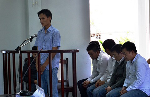 Cán bộ QLTT nhận tiền ‘làm ngơ’ cho trộm cắp