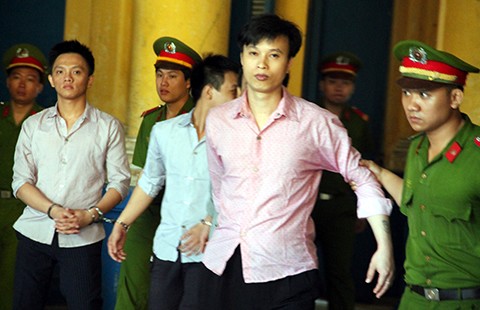 10 phiên tòa, chưa xong vụ hiếp dâm