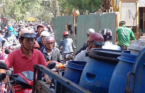 Cuối năm quyết dẹp rào đường, kẹt xe