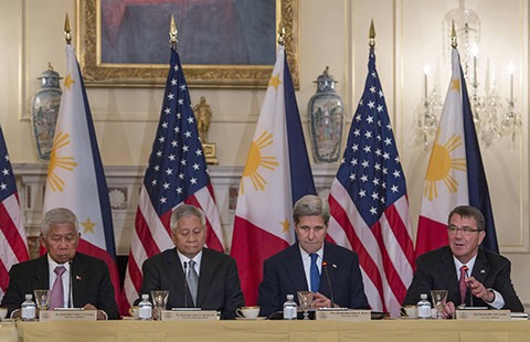 Philippines trao tám căn cứ cho Mỹ mượn