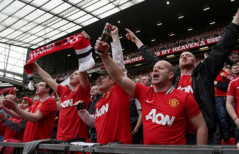 Liverpool - MU: Áp lực đè nặng Van Gaal