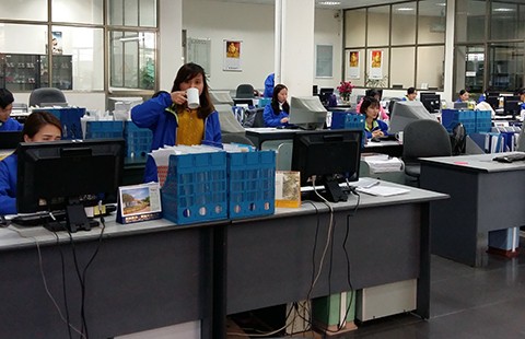 Muốn đóng bảo hiểm phải… bôi trơn