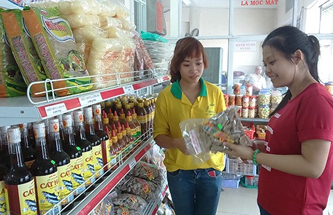 Cá kho làng Vũ Đại, bò giàng Lào ...hút khách Sài Gòn