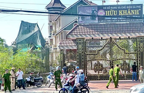 Hung thủ sát hại vợ chồng trong biệt thự cao khoảng 1m80