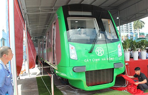 Tàu điện Cát Linh - Hà Đông không sử dụng tiếng Trung