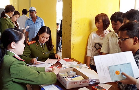 Làm hộ chiếu bằng CMND, hộ khẩu giả