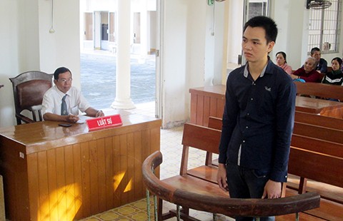 Lỡ ‘yêu’ trẻ em, được xử nhẹ nhờ đầu thú