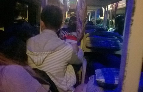 Lại nhồi nhét khách, tăng giá vé vào tết