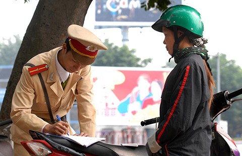 Ðược nộp phạt giao thông qua bưu điện