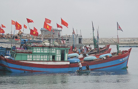 Lý Sơn ra quân đánh bắt đầu năm mới