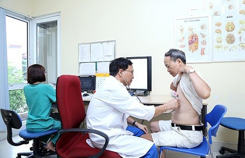 Không cấm bác sĩ bệnh viện công làm phòng mạch tư