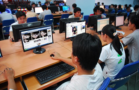Tranh cãi việc quản các trang tin điện tử, mạng xã hội