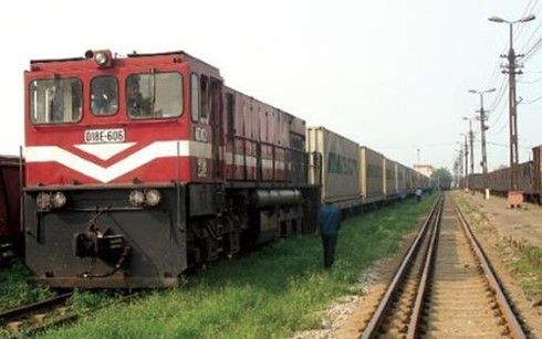 Xem xét thủ tục đầu tư 160 toa xe lửa đã qua sử dụng
