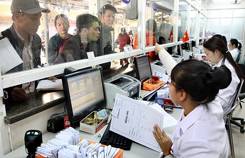 Ngày đầu áp viện phí mới: Nơi nghẽn, nơi thông