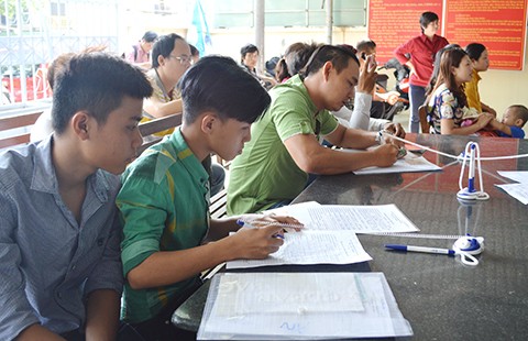 Thiếu ngày, tháng, không làm được thẻ căn cước