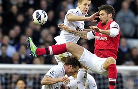 Tottenham – Arsenal: Dìm nhau cho Leicester tăng tốc