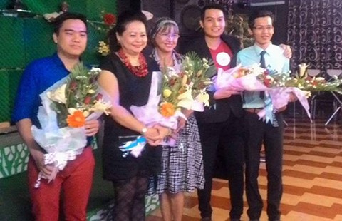 Tiếng hát kẹo kéo… toàn thành