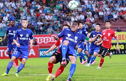 Long An - B. Bình Dương (1-1): Di chứng một trận thua